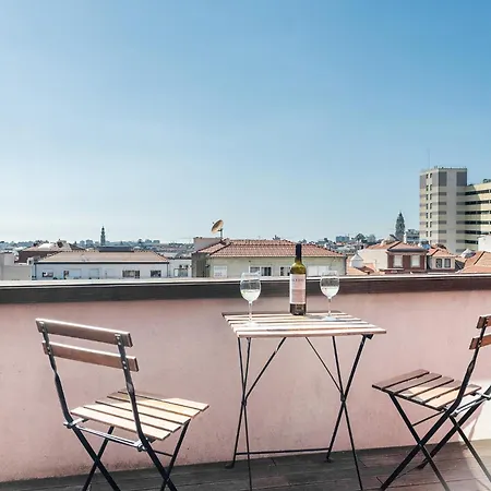Apartment Alves Da Veiga 3*